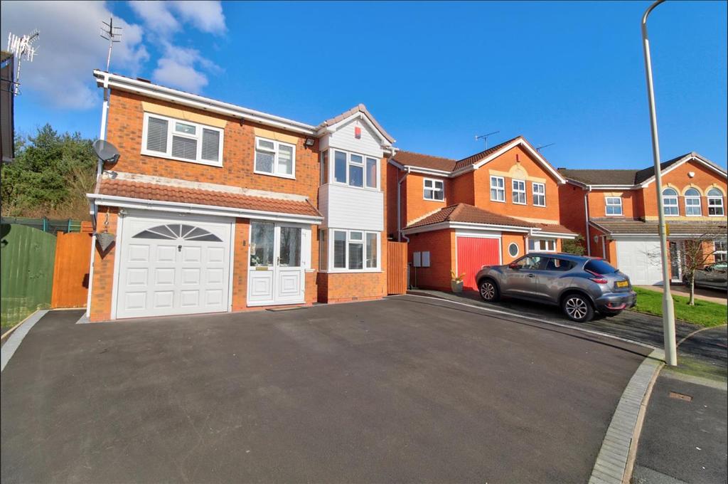 Shipton Close, Dudley 4 bed house £1,400 pcm (£323 pw)