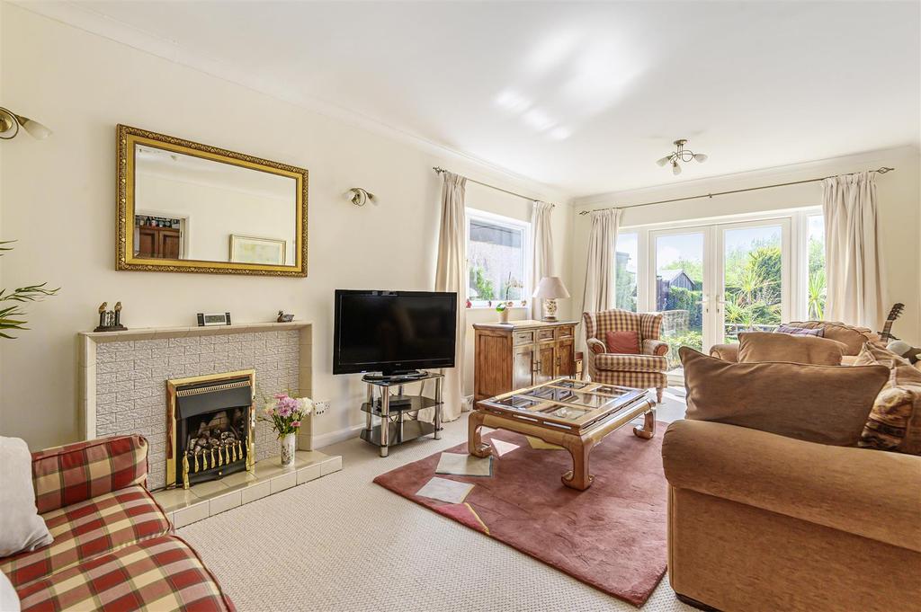 Tuckey Grove, Send Marsh, Ripley 3 bed bungalow £800,000
