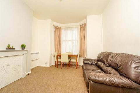 2 bedroom flat for sale, Queens Road, Hastings