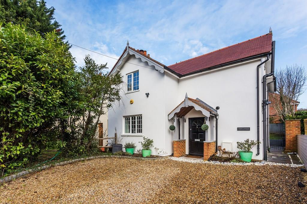 RANDALLS ROAD, LEATHERHEAD, KT22 3 bed house for sale £600,000