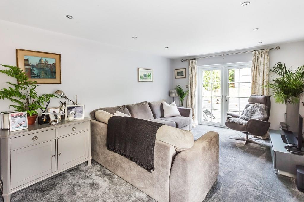 RANDALLS ROAD, LEATHERHEAD, KT22 3 bed house £600,000