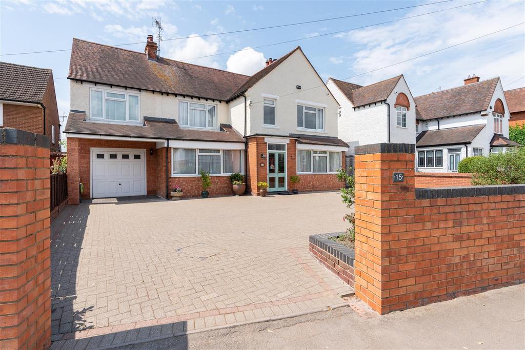 Tewkesbury Road, Longford, Gloucester 4 bed detached house for sale £