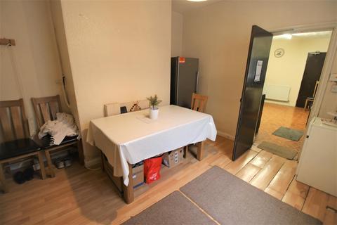33 Allen Road, Wolverhampton, WV6 0AW