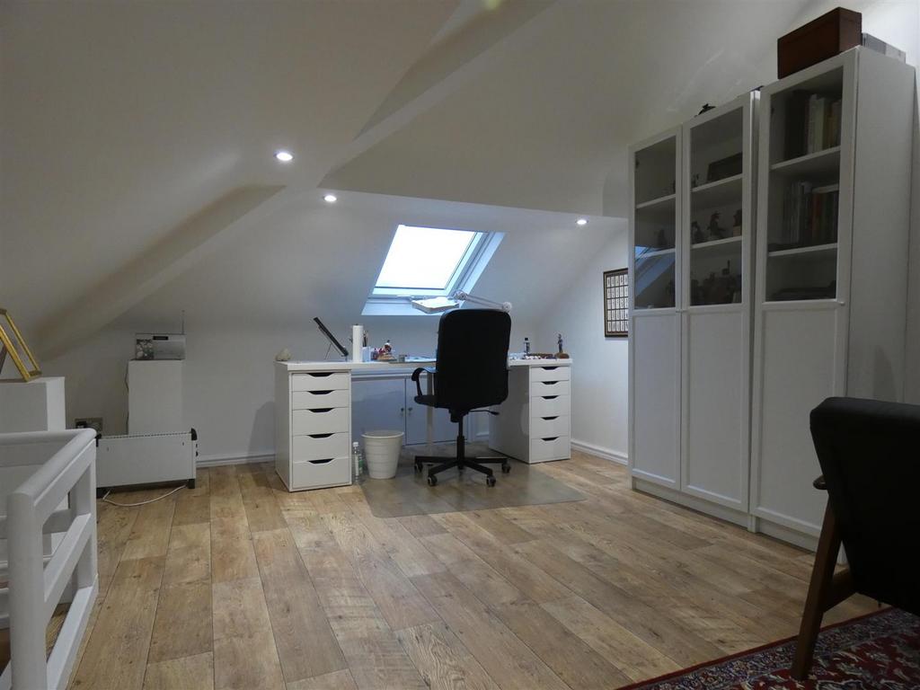 Loft office/hobby room