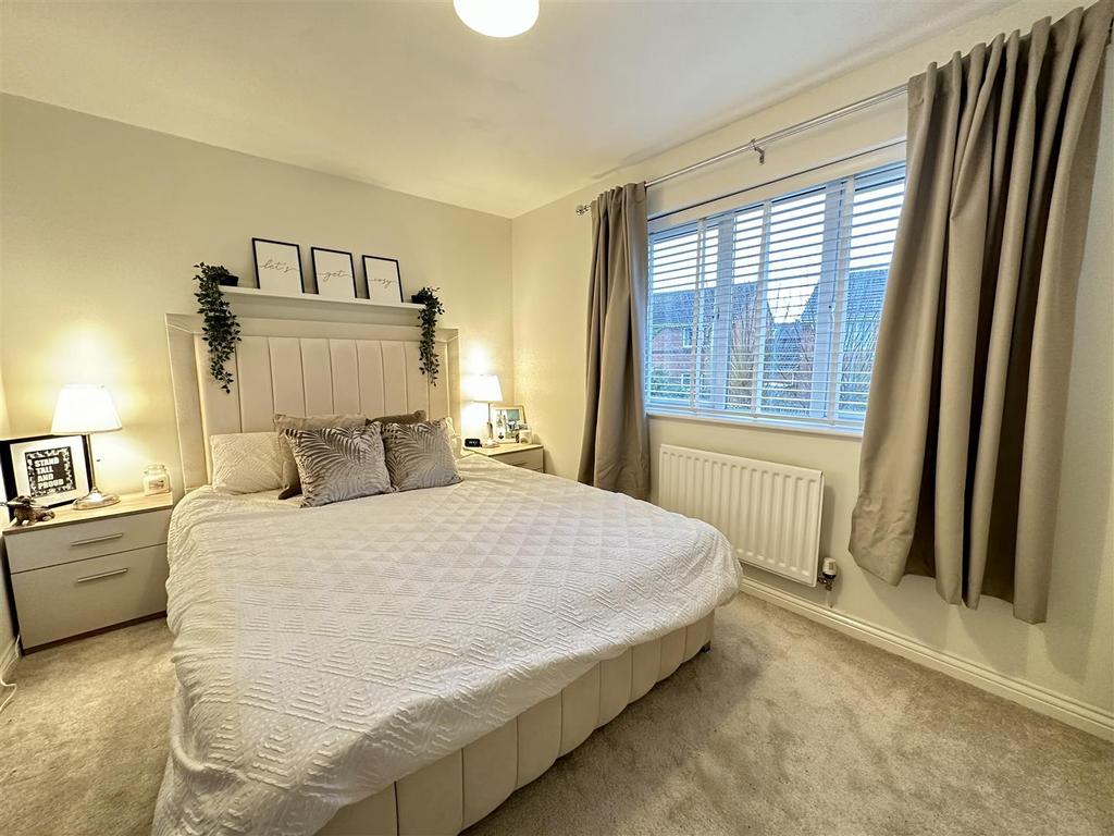 Forfar Close, Darlington 2 bed semidetached house £150,000