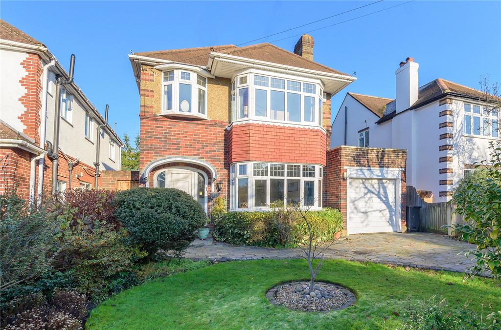 Medina Avenue, Hinchley Wood, Esher, KT10 3 bed detached house for sale