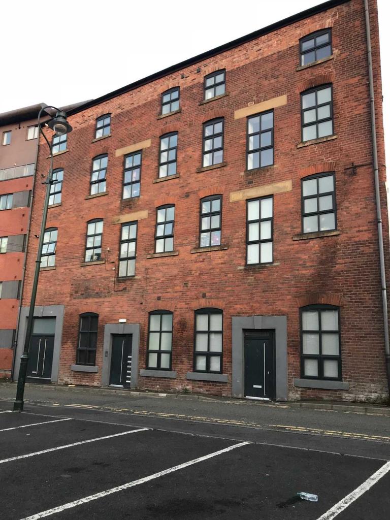 Bow Street, Oldham 1 bed flat £600 pcm (£138 pw)