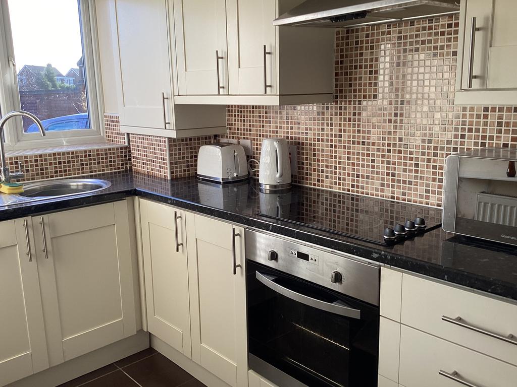 Ludlow Lane, Walsall WS2 3 bed detached house £245,000