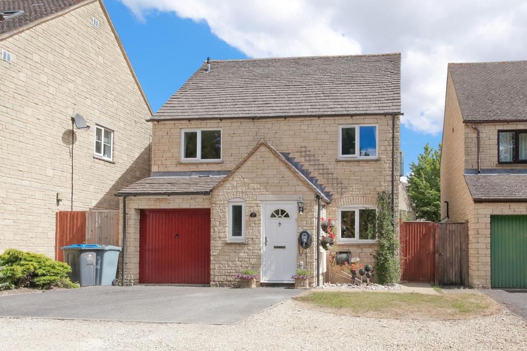 Stow Avenue, Witney, OX28 4 bed detached house £440,000