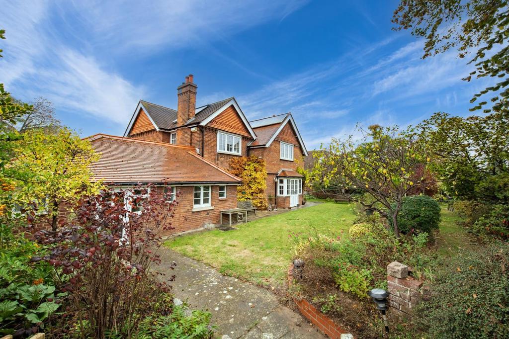 Lime Walk, Headington, OX3 4 bed detached house £995,000