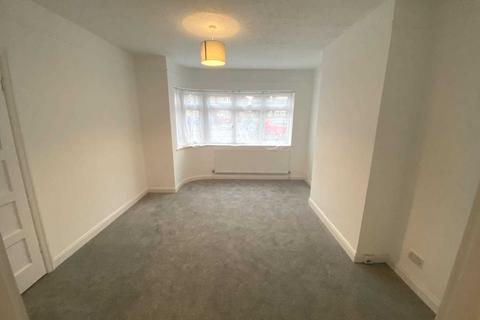 3 bedroom semi-detached house to rent, Peters Close, Stanmore