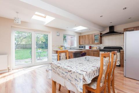 4 bedroom semi-detached house for sale - Sycamore Road, Oxford, OX2