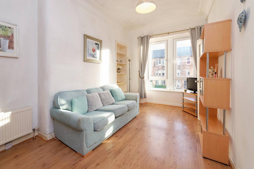 1/2 231 Bearsden Road, Glasgow, G13 1DH 1 bed flat £75,000