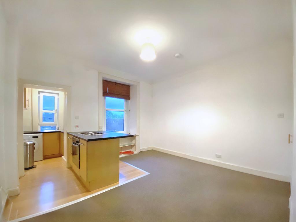 Craigie Avenue, Ayr KA8 2 bed flat £525 pcm (£121 pw)