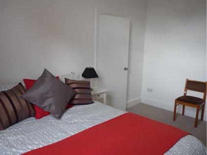 Middle bedroom 2.1