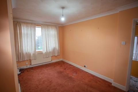 2 bedroom flat for sale - Huntsman Close, Rochester