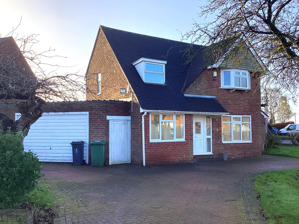 Linley Wood Road, Walsall WS9 3 bed detached house £370,000