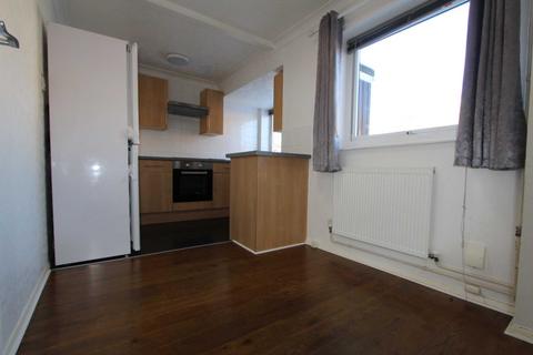 2 bedroom terraced house to rent, Cross Green, Basildon