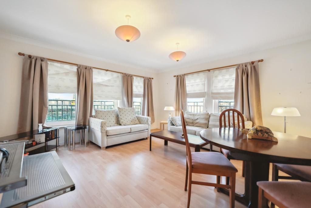 Riverford Road, Flat 1/3, Shawlands, Glasgow, G43 1RX 2 bed apartment