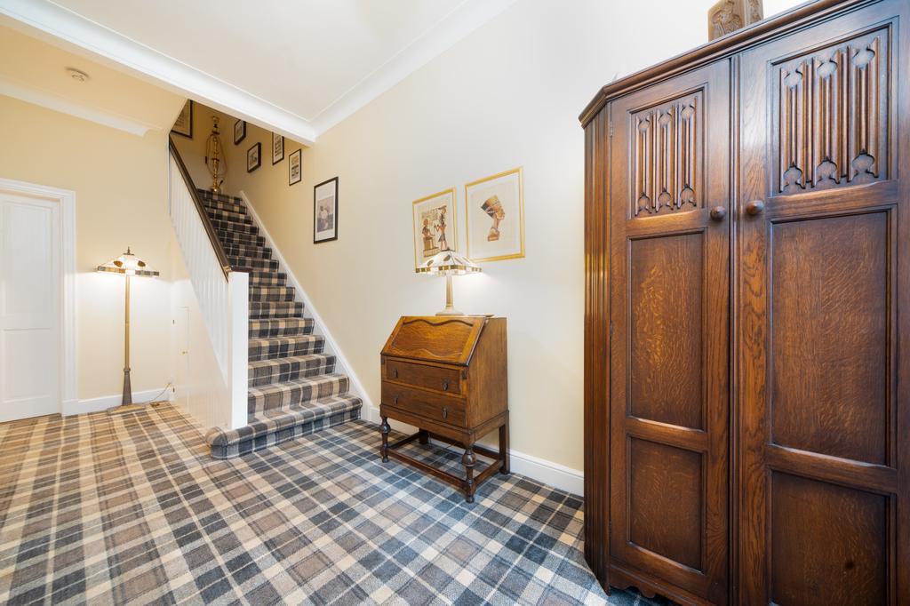 Ormonde Crescent, Netherlee, East Renfrewshire, Glasgow, G44 3SW 4 bed