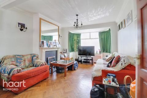 4 Barton Avenue, Romford, RM7 0ND