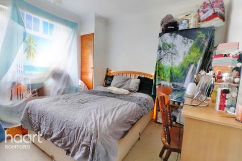 4 Barton Avenue, Romford, RM7 0ND
