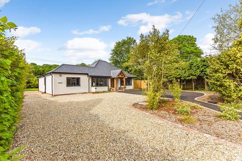 4 bedroom bungalow for sale, Pooks Green, Southampton, SO40