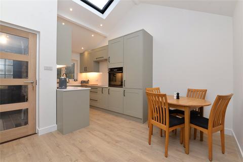 10 Glengarry, New Milton, BH25 6UA