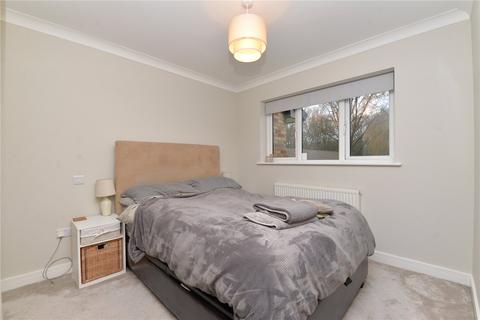 10 Glengarry, New Milton, BH25 6UA
