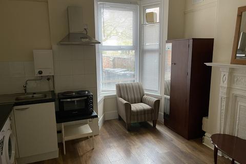 Studio to rent - Westleigh Road,  Leicester, LE3