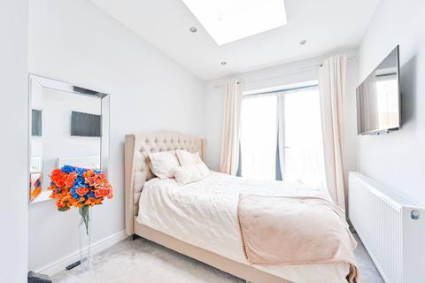 11 Radnor Avenue, Harrow, HA1 1SB