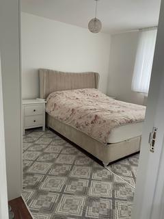 2 bedroom flat to rent, 2 Bedroom Flat Turner Avenue London, N15