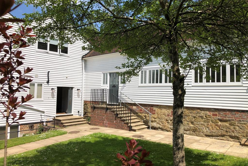 Sickle Mill Court, Sturt Road, Haslemere, GU27 2 bed terraced house for