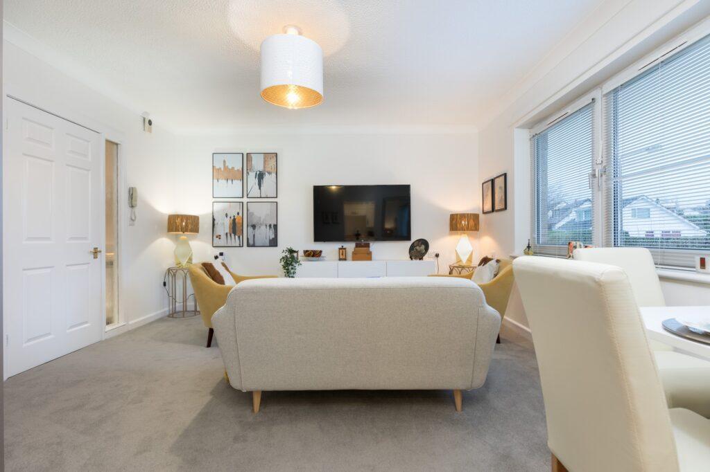 Shaw Court, Newton Mearns 2 bed retirement property for sale £129,000