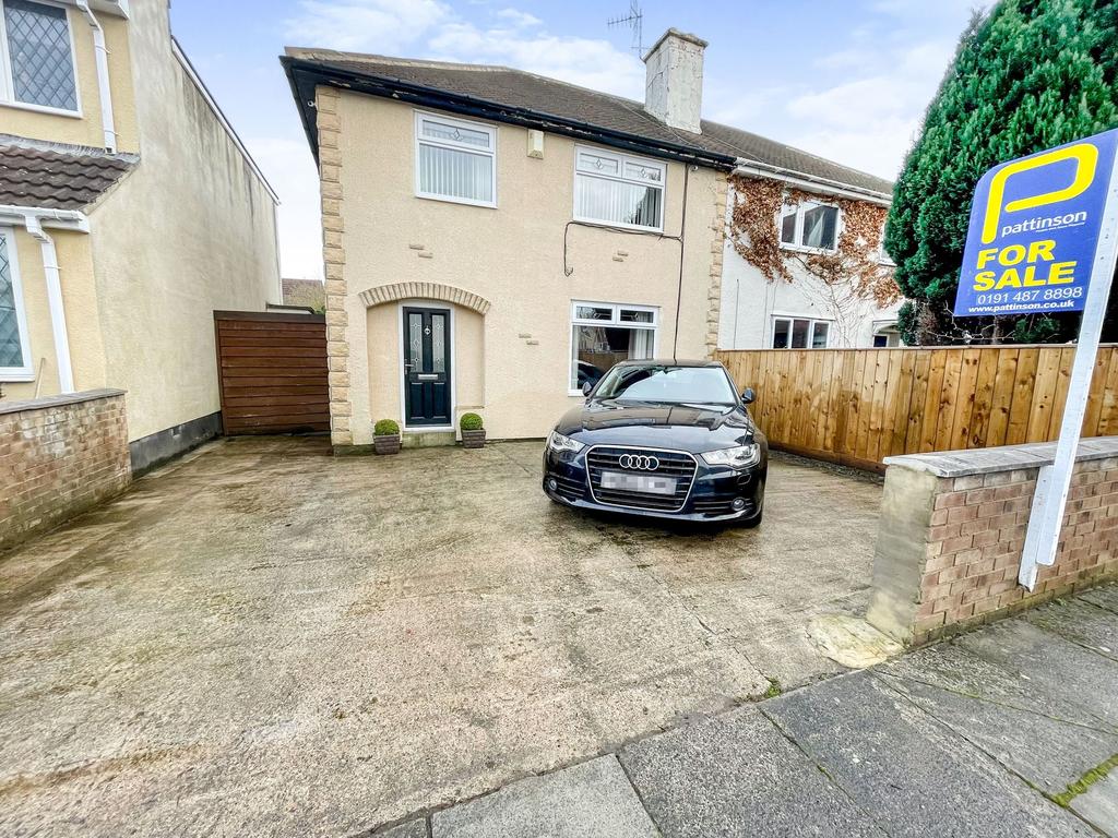 Redwood Gardens, Lobley Hill... 3 bed semidetached house £165,000