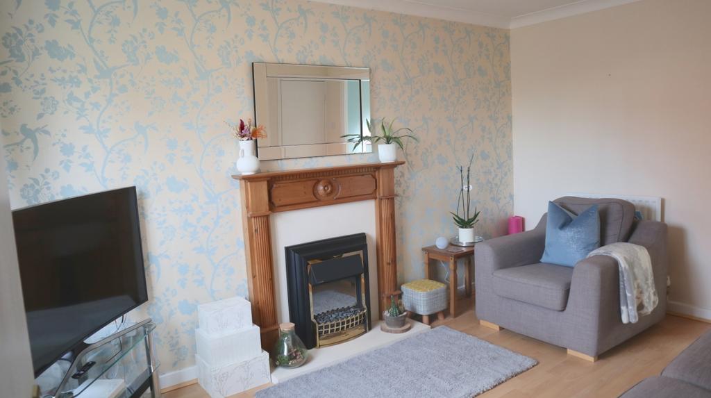 Chester Avenue, Beverley, HU17 2 bed semidetached house £725 pcm (£