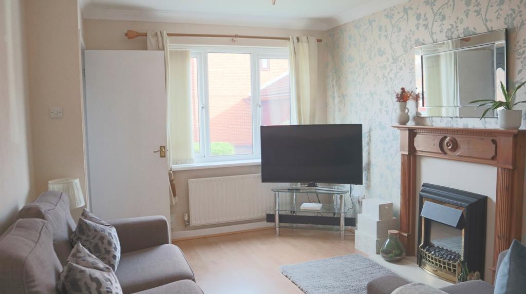 Chester Avenue, Beverley, HU17 2 bed semidetached house £725 pcm (£