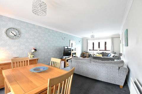 34 Edgewood Drive, Luton, LU2 8EX