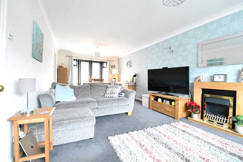 34 Edgewood Drive, Luton, LU2 8EX