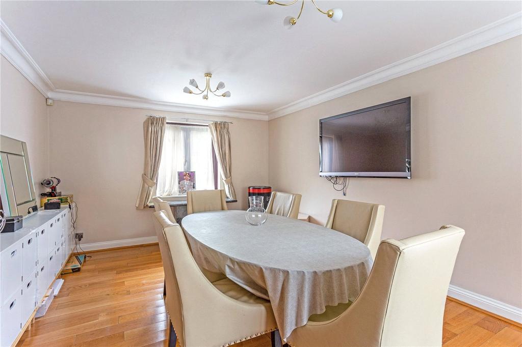 Portland Heights, Batchworth Lane, Northwood, Middlesex, HA6 5 bed
