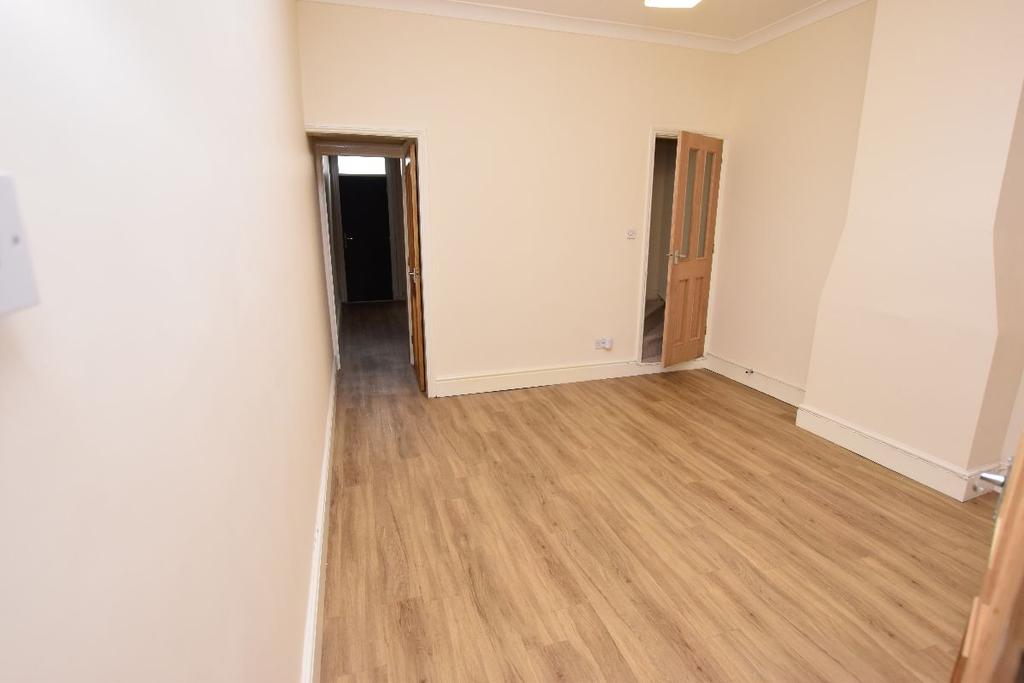 Green Lane, Great Barr, Birmingham 2 bed terraced house £900 pcm (£208 pw)
