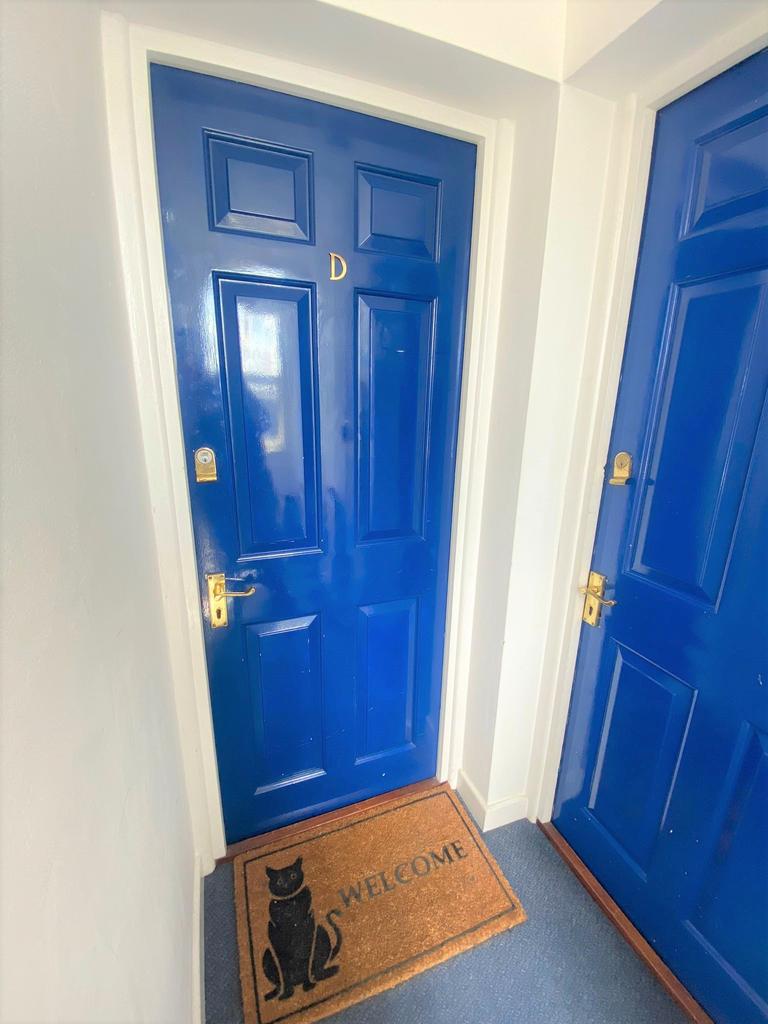 Hallowell Road, Northwood HA6 2 bed flat for sale £260,000
