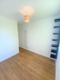 2 bedroom flat for sale - Hallowell Road, Northwood HA6