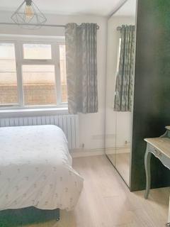 2 bedroom semi-detached house to rent, Stanhope Avenue, London N3