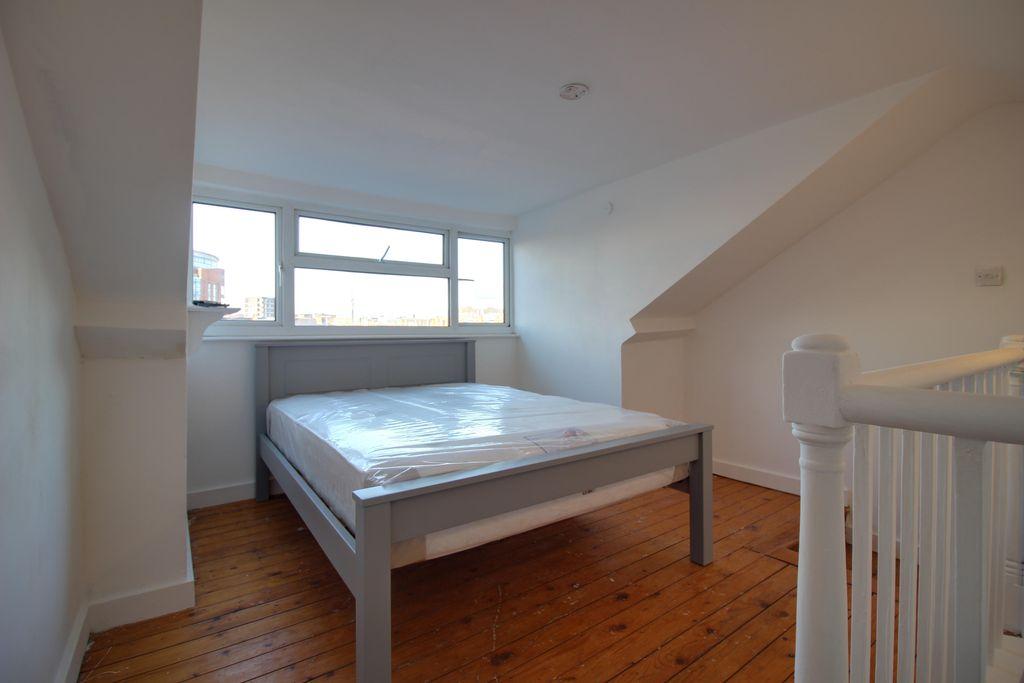 Bedroom 2 (Double)