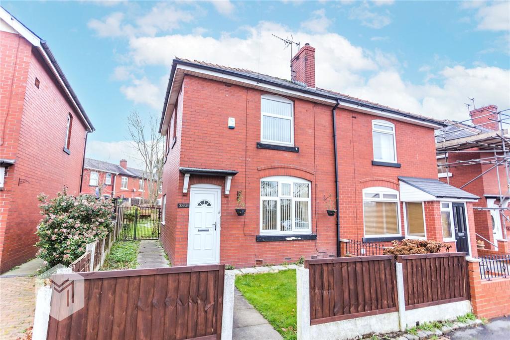 Wash Lane, Bury, Greater Manchester, BL9 2 bed semidetached house £110,000
