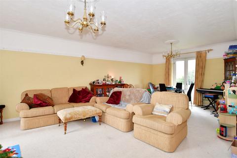 2 bedroom flat for sale, Sea Road, Rustington, West Sussex