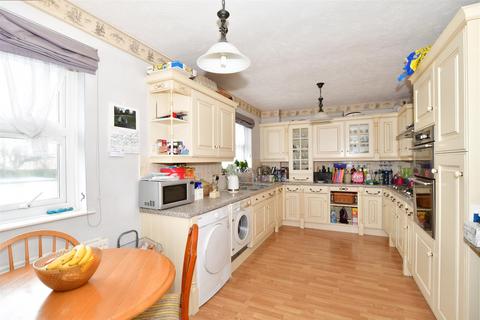 2 bedroom flat for sale, Sea Road, Rustington, West Sussex