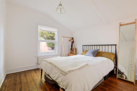 227 Malpas Road, London, SE4 1BH