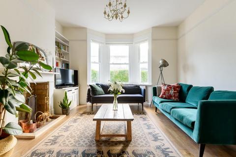227 Malpas Road, London, SE4 1BH